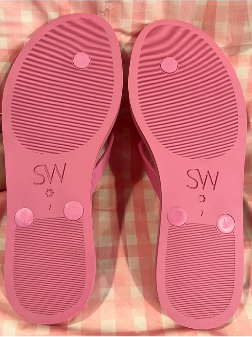 Stuart Weitzman Pink Pearl Thong Sandals | Jelly Flip Flops | Size 7 | EUC - Picture 4 of 9